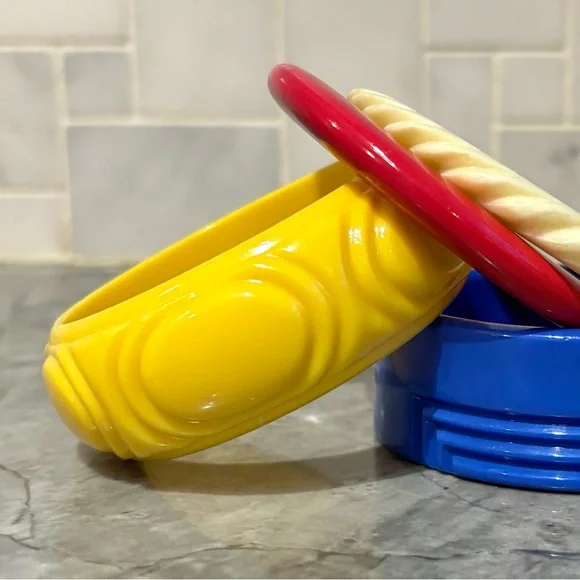 Vintage Colourful Plastic Bangle Bracelet Set - set of 4 - Picture 3 of 5